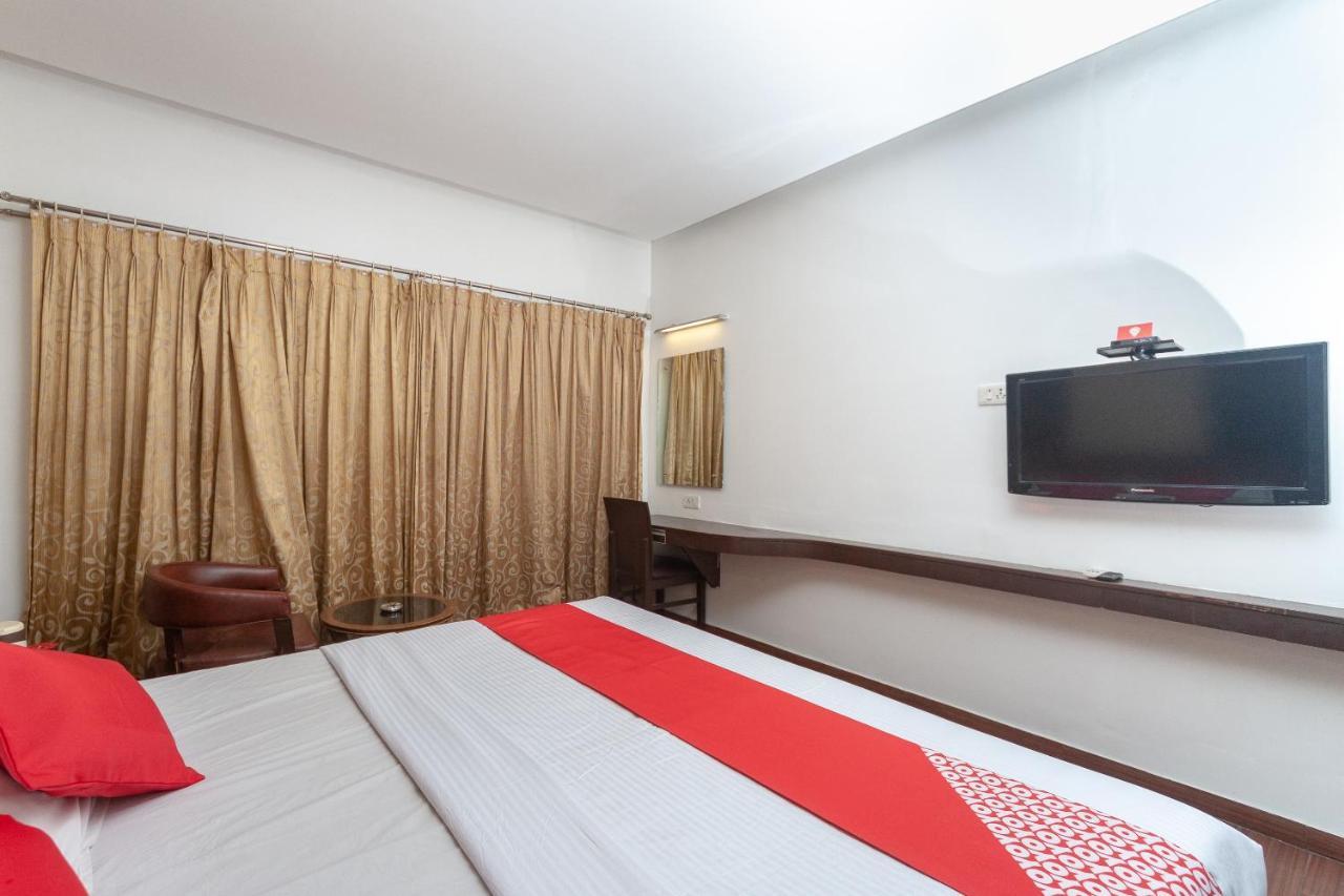 Oyo 19674 Apoorva'S Guest House 钦奈 外观 照片