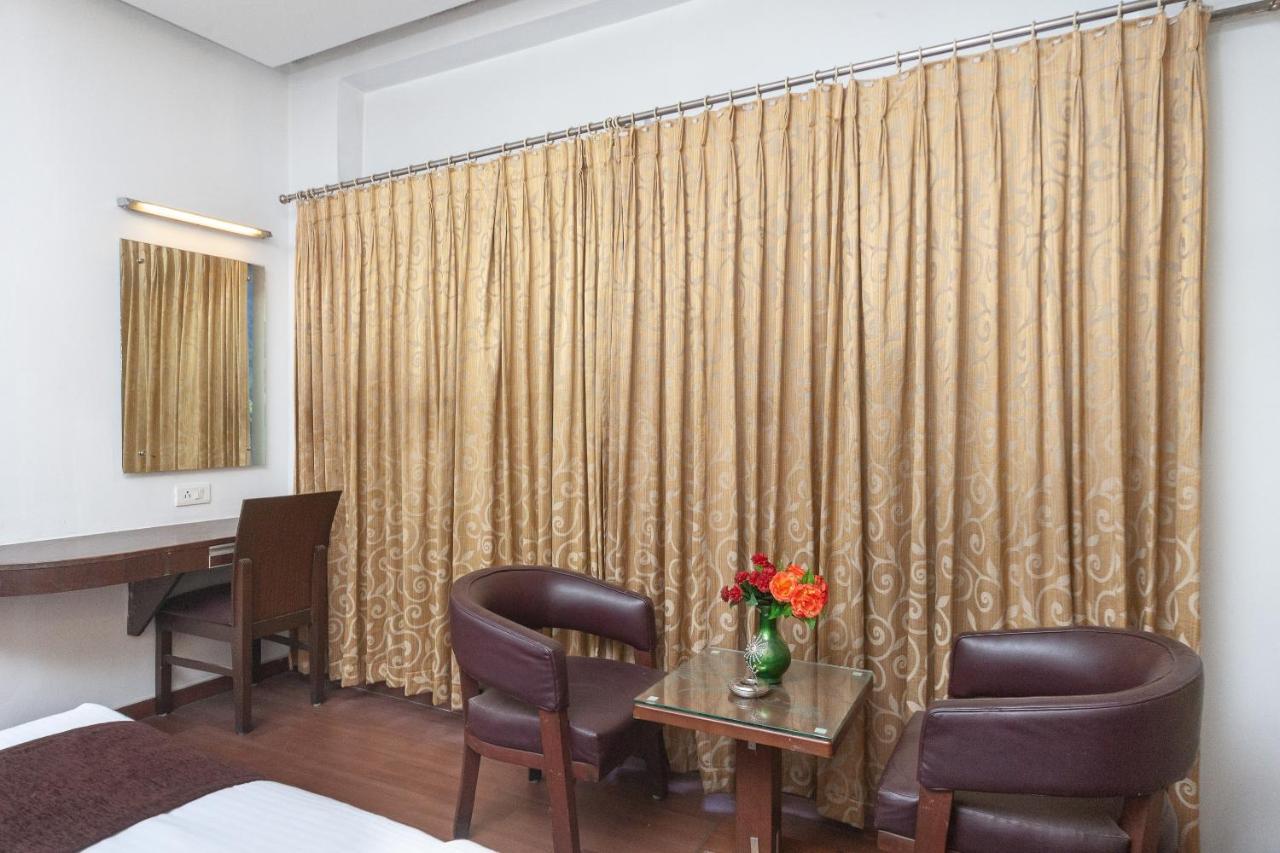 Oyo 19674 Apoorva'S Guest House 钦奈 外观 照片