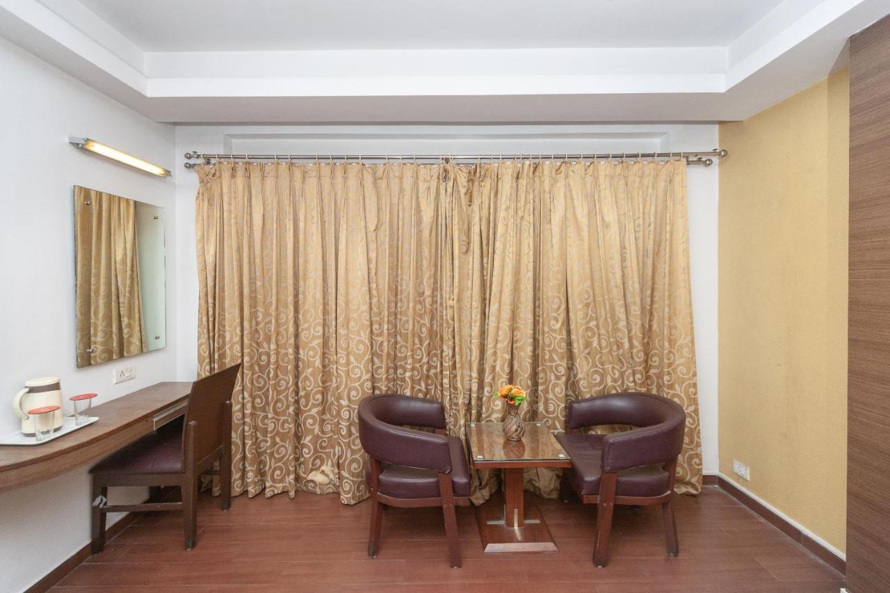 Oyo 19674 Apoorva'S Guest House 钦奈 外观 照片
