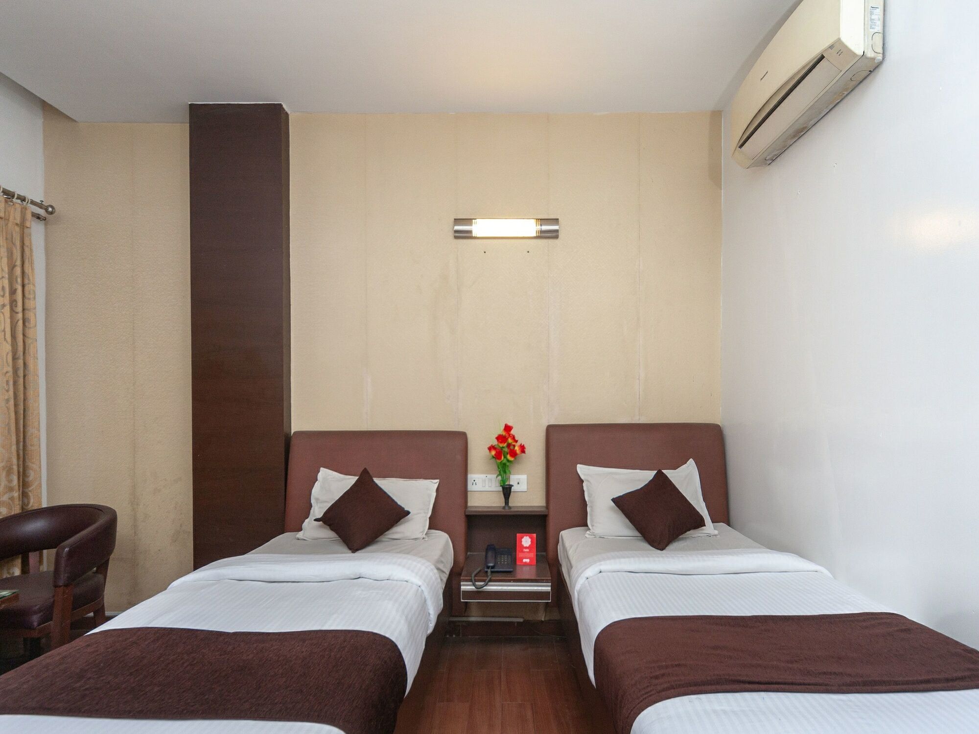 Oyo 19674 Apoorva'S Guest House 钦奈 外观 照片